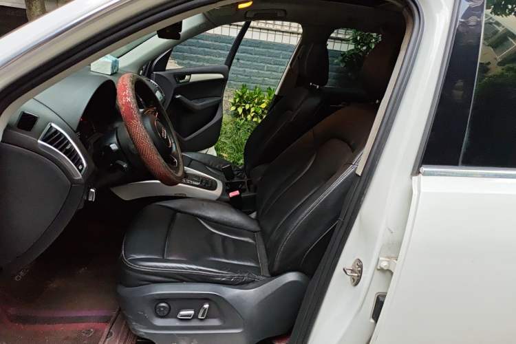 Used Audi Q5 2013 40 TFSI Technology Edition Left Front Seat