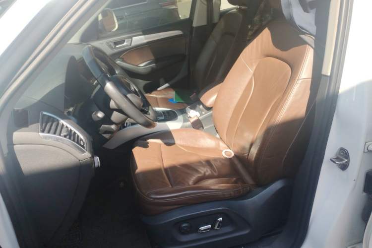 Used Audi Q5 2013 40 TFSI Technology Edition Left Front Seat