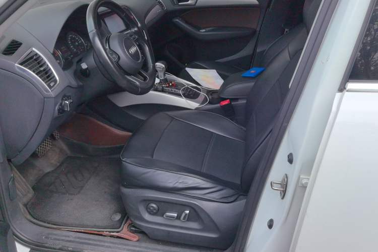Used Audi Q5 2013 40 TFSI Technology Edition Left Front Seat