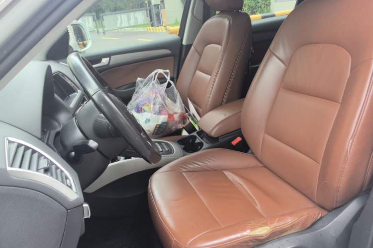 Used Audi Q5 2013 40 TFSI Ambition Left Front Seat