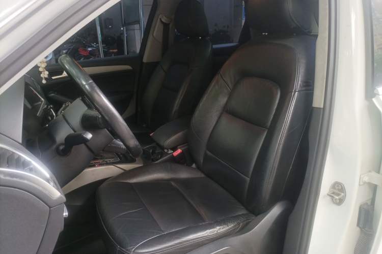 Used Audi Q5 2013 40 TFSI Ambition Left Front Seat
