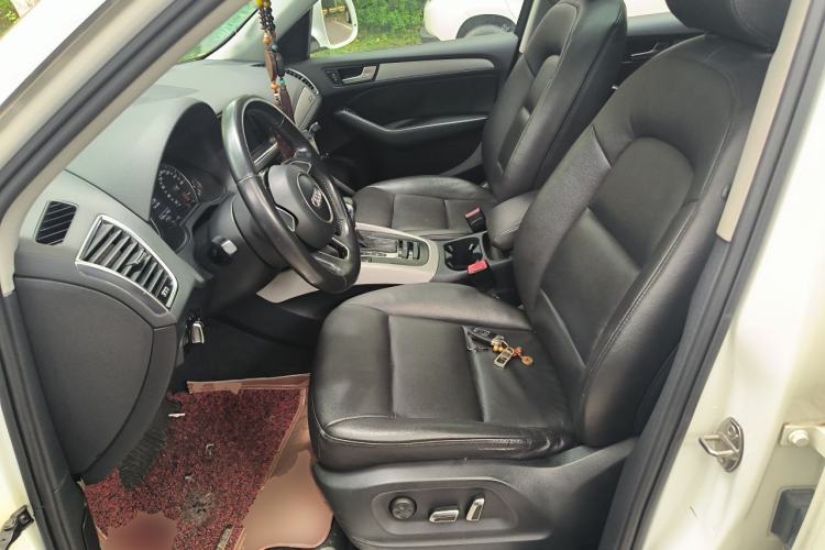 Used Audi Q5 2013 40 TFSI Ambition Left Front Seat