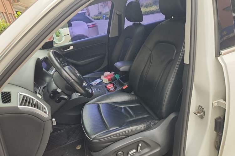 Used Audi Q5 2013 40 TFSI Technology Edition Left Front Seat