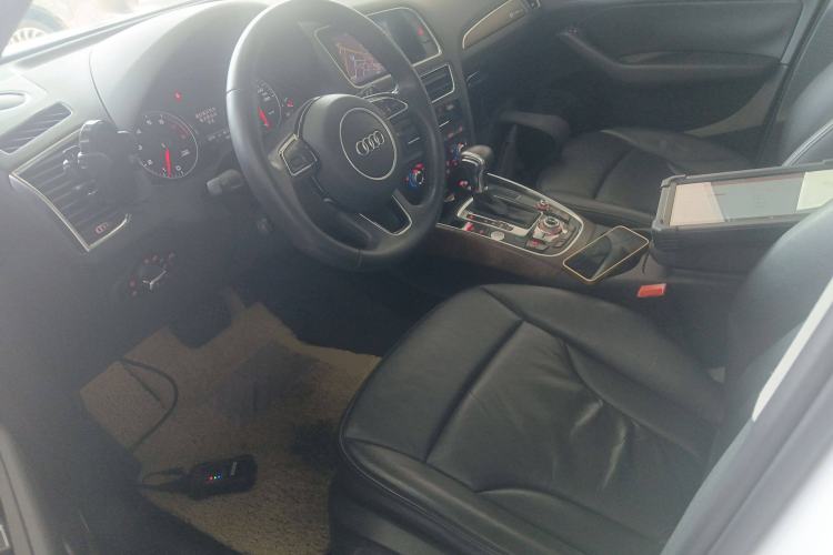Used Audi Q5 2013 40 TFSI Comfort Edition Left Front Seat