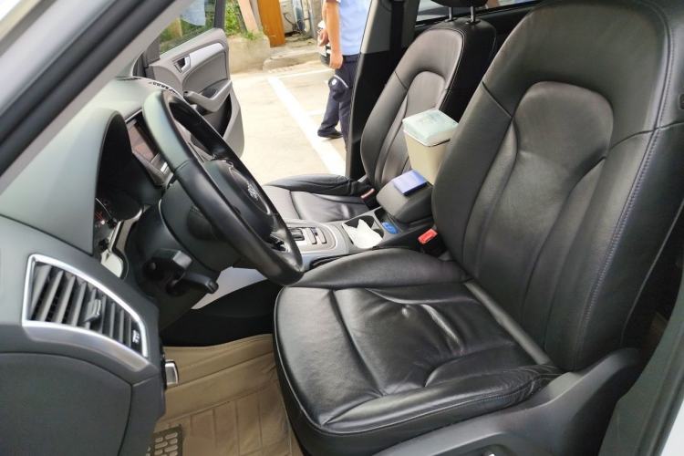 Used Audi Q5 2013 40 TFSI Technology Edition Left Front Seat