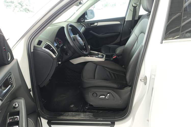 Used Audi Q5 2013 45 TFSI quattro Sport Edition Left Front Seat