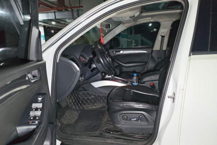 Used Audi Q5 2013 40 TFSI Technology Edition Left Front Seat