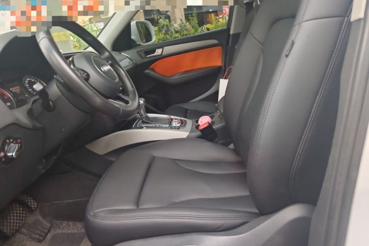 Used Audi Q5 2013 40 TFSI Ambition Left Front Seat