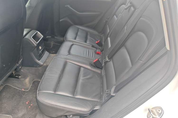 Used Audi Q5 2013 40 TFSI Ambition Left Rear Seat