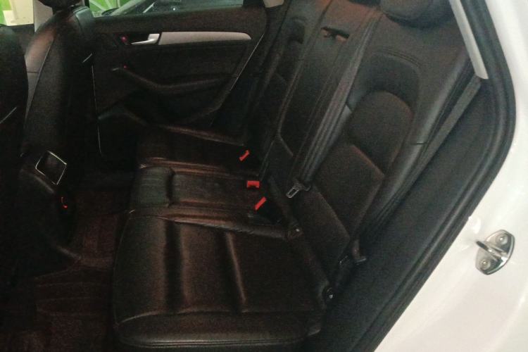 Used Audi Q5 2013 40 TFSI Ambition Left Rear Seat