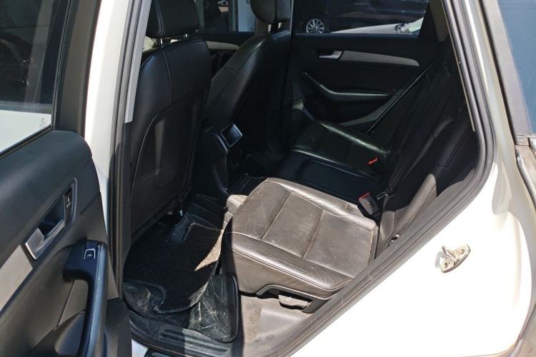 Used Audi Q5 2013 40 TFSI Ambition Left Rear Seat