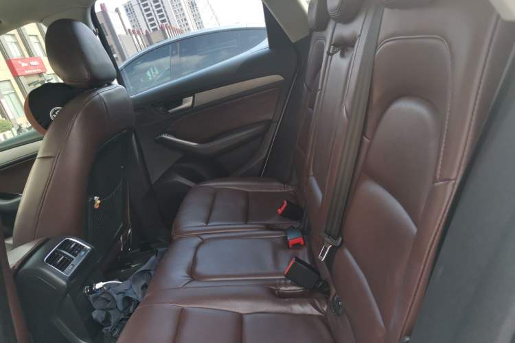 Used Audi Q5 2013 40 TFSI Ambition Left Rear Seat