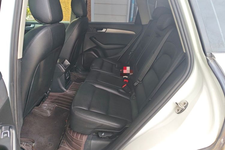 Used Audi Q5 2013 40 TFSI Ambition Left Rear Seat