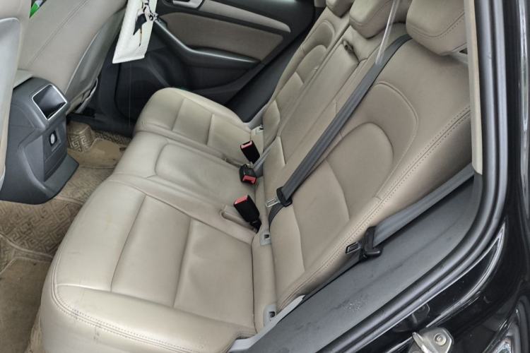 Used Audi Q5 2013 40 TFSI Ambition Left Rear Seat