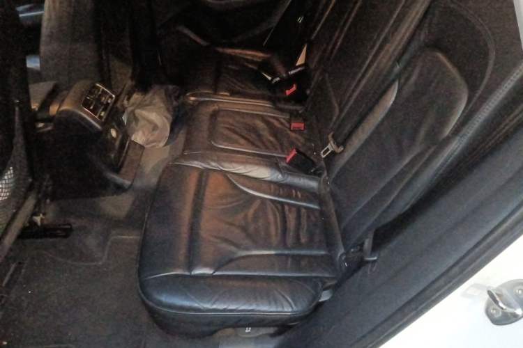Used Audi Q5 2013 40 TFSI Technology Edition Left Rear Seat