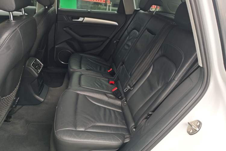 Used Audi Q5 2013 45 TFSI quattro Sport Edition Left Rear Seat