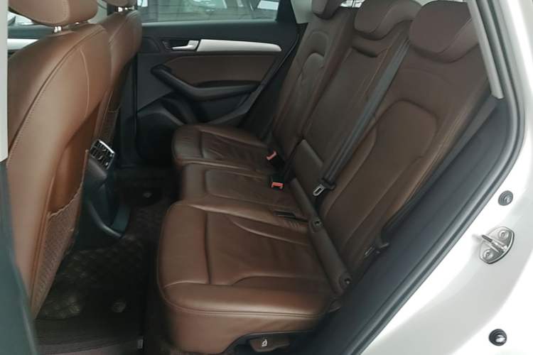 Used Audi Q5 2013 40 TFSI Technology Edition Left Rear Seat