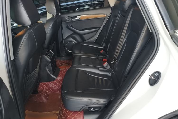 Used Audi Q5 2013 45 TFSI quattro off-road version Left Rear Seat