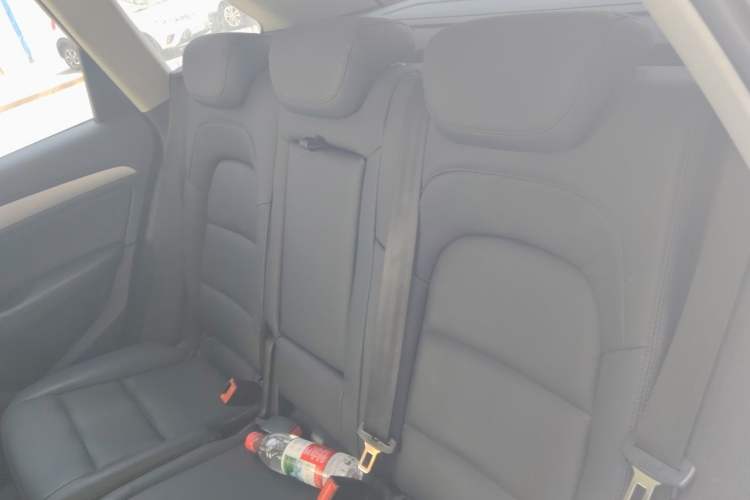 Used Audi Q5 2013 40 TFSI Ambition Left Rear Seat