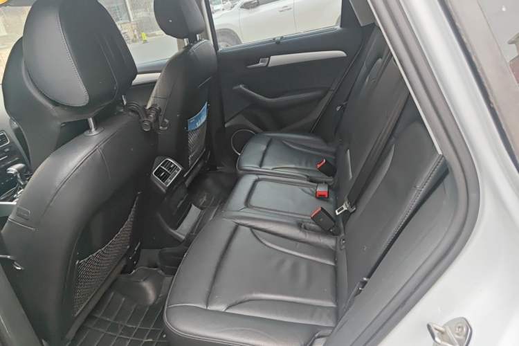 Used Audi Q5 2013 45 TFSI quattro Sport Edition Left Rear Seat