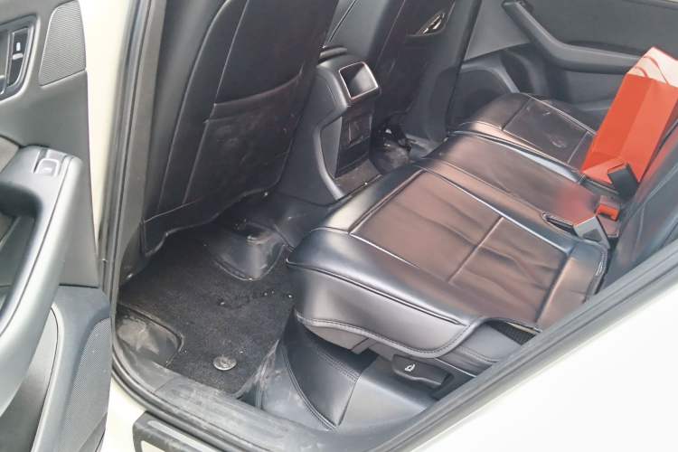 Used Audi Q5 2013 40 TFSI Ambition Left Rear Seat