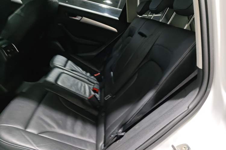 Used Audi Q5 2013 40 TFSI Technology Edition Left Rear Seat