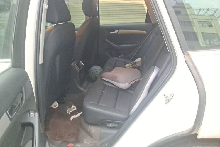 Used Audi Q5 2013 40 TFSI Ambition Left Rear Seat