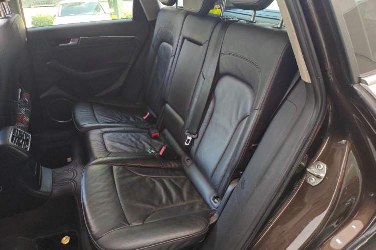 Used Audi Q5 2013 40 TFSI Comfort Edition Left Rear Seat
