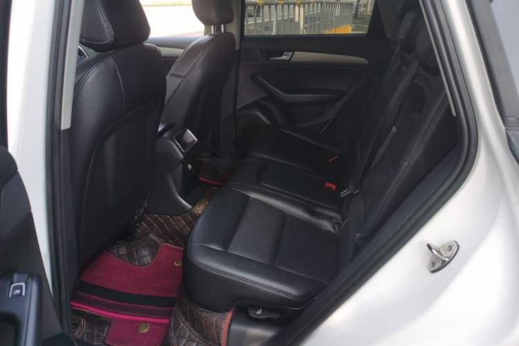 Used Audi Q5 2013 40 TFSI Ambition Left Rear Seat