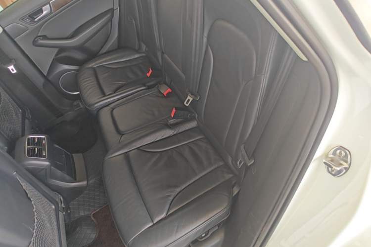 Used Audi Q5 2013 40 TFSI Comfort Edition Left Rear Seat