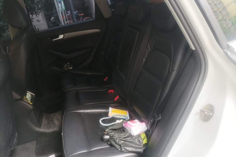 Used Audi Q5 2013 40 TFSI Ambition Left Rear Seat