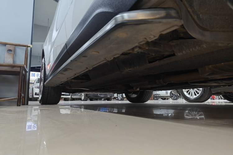 Used Audi Q5 2013 40 TFSI Comfort Edition Left Side Sill