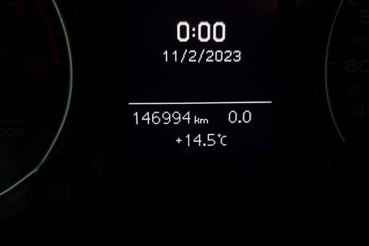 Used Audi Q5 2013 40 TFSI Ambition Odometer Close Up