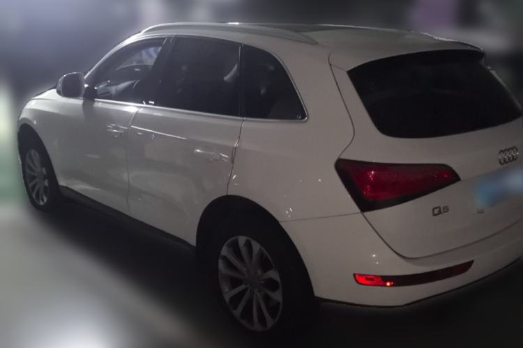 Used Audi Q5 2013 40 TFSI Technology Edition Rear Left 45 Deg