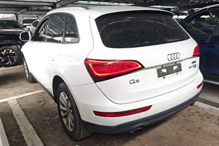 Used Audi Q5 2013 40 TFSI Technology Edition Rear Left 45 Deg