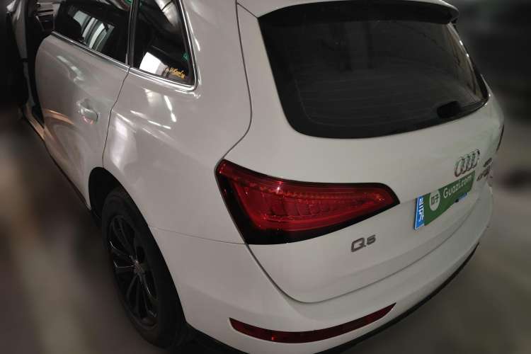 Used Audi Q5 2013 40 TFSI Technology Edition Rear Left 45 Deg