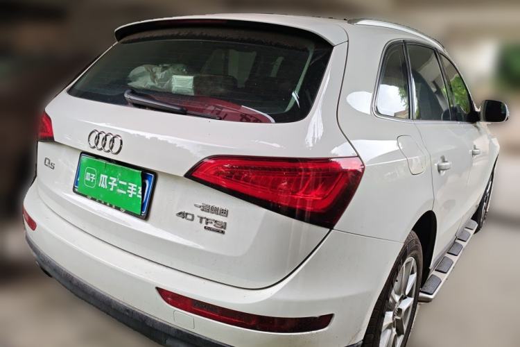 Used Audi Q5 2013 40 TFSI Technology Edition Rear Right 45 Deg