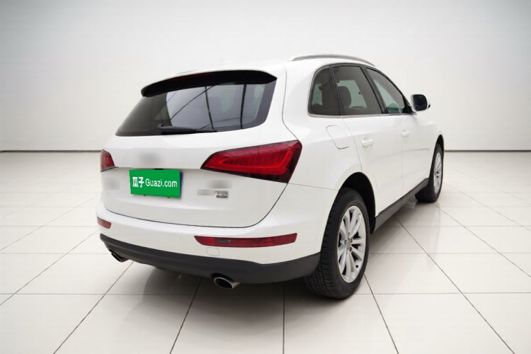 Used Audi Q5 2013 40 TFSI Technology Edition Rear Right 45 Deg