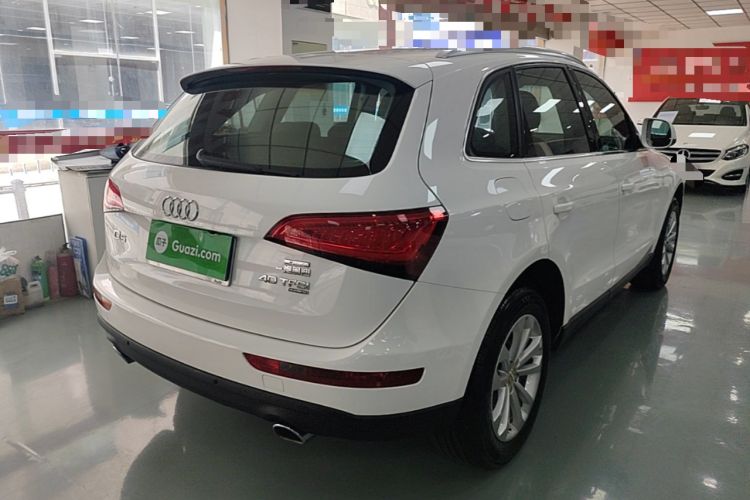 Used Audi Q5 2013 40 TFSI Technology Edition Rear Right 45 Deg