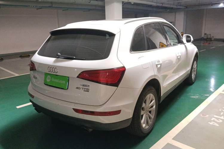 Used Audi Q5 2013 40 TFSI Technology Edition Rear Right 45 Deg