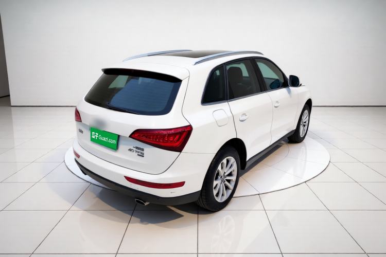 Used Audi Q5 2013 40 TFSI Technology Edition Rear Right 45 Deg