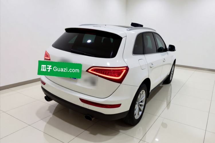 Used Audi Q5 2013 40 TFSI Technology Edition Rear Right 45 Deg
