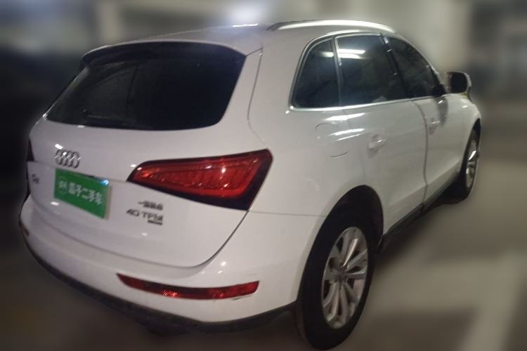 Used Audi Q5 2013 40 TFSI Technology Edition Rear Right 45 Deg