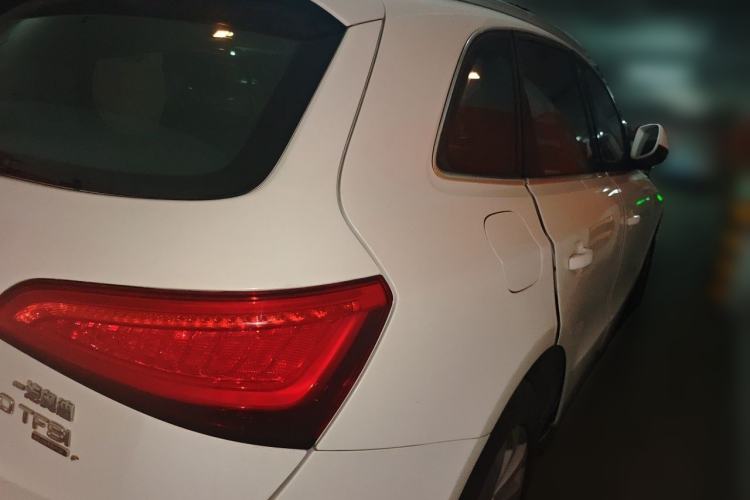 Used Audi Q5 2013 40 TFSI Technology Edition Rear Right 45 Deg