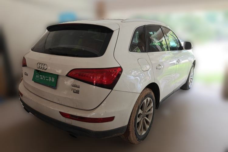 Used Audi Q5 2013 40 TFSI Technology Edition Rear Right 45 Deg