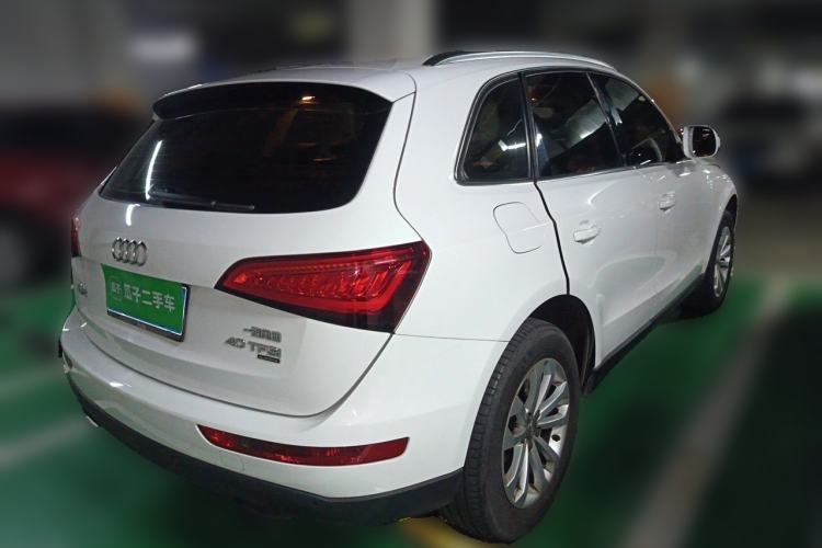 Used Audi Q5 2013 40 TFSI Technology Edition Rear Right 45 Deg