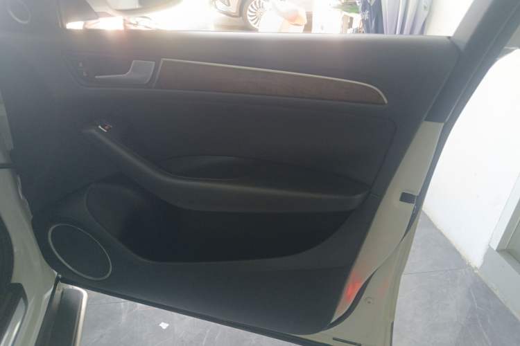 Used Audi Q5 2013 40 TFSI Comfort Edition Right Front Door Interior