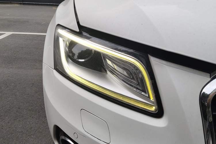 Used Audi Q5 2013 40 TFSI Comfort Edition Right Front Headlight