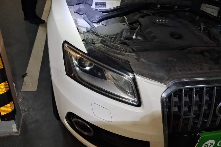 Used Audi Q5 2013 40 TFSI Ambition Right Front Headlight