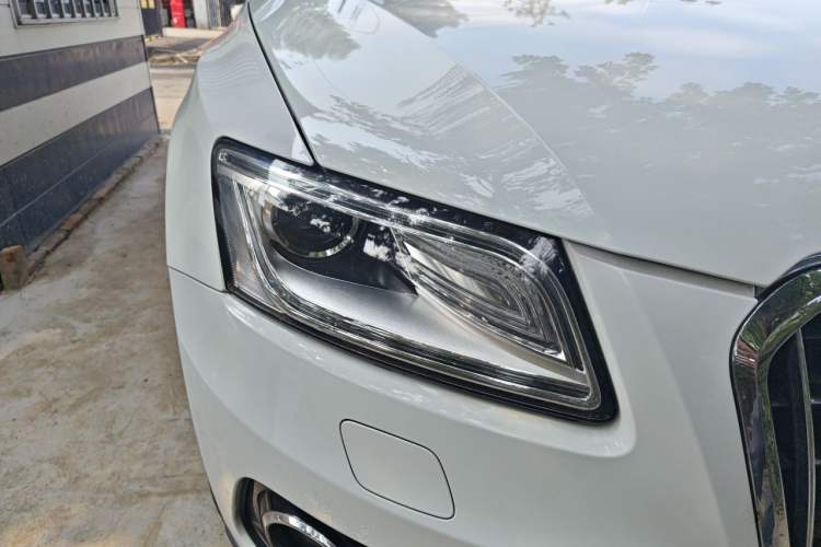 Used Audi Q5 2013 40 TFSI Ambition Right Front Headlight